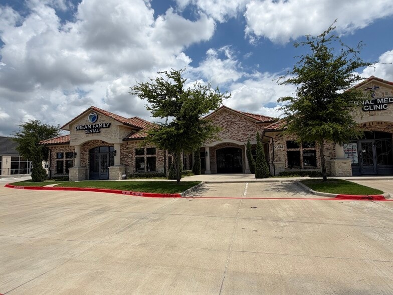 8994 Tour Dr, McKinney, TX à louer - Photo du bâtiment - Image 3 de 7