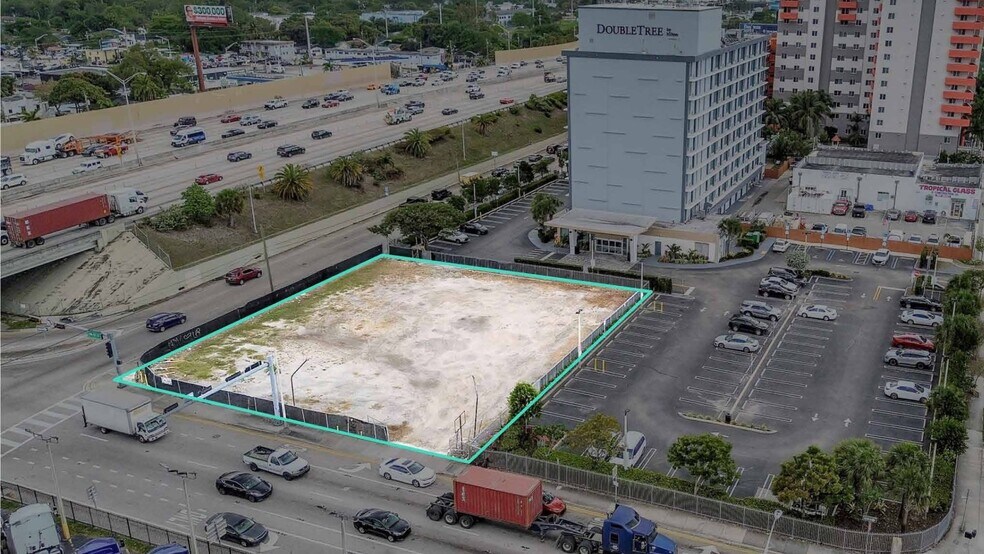 8028 NW 6th ct, Miami, FL à vendre - Photo du bâtiment - Image 3 de 3