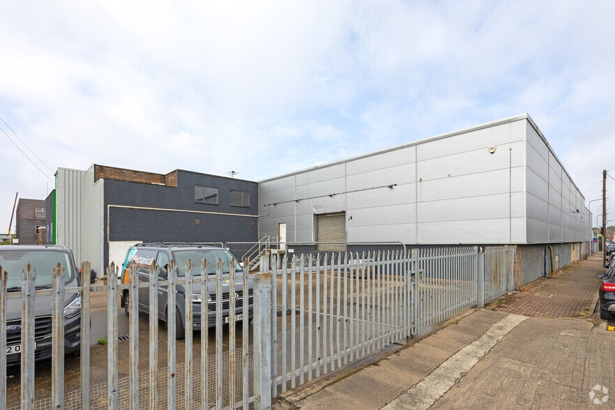 West Dock St, Hull à louer - Photo du bâtiment - Image 1 de 4