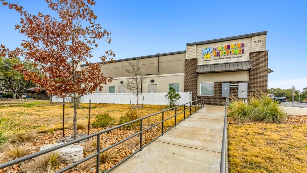 21550 Bulverde Blvd, San Antonio, TX for sale - Building Photo - Image 2 of 18