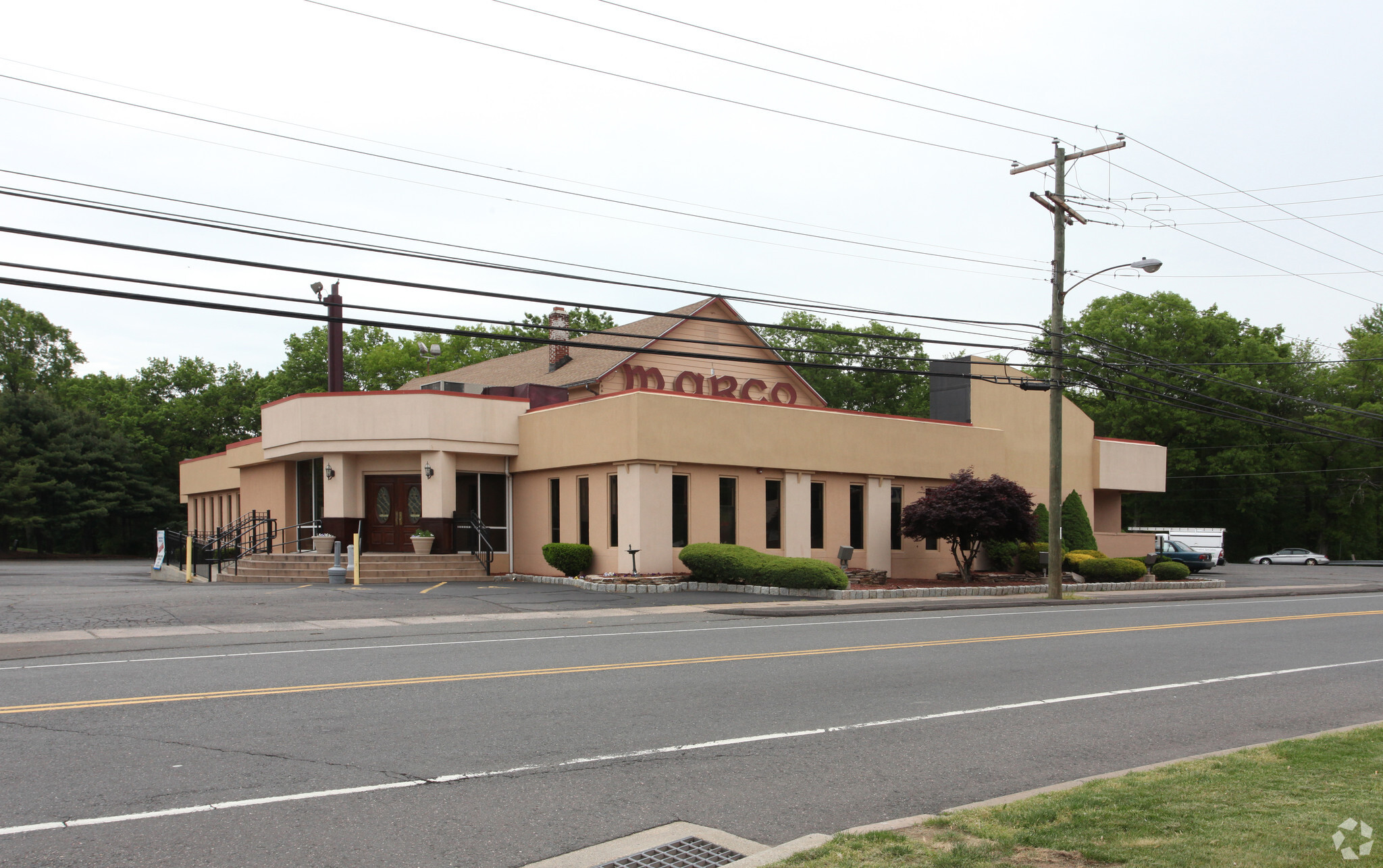 1250 Burnside Ave, East Hartford, CT for sale Primary Photo- Image 1 of 1