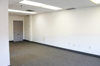 780 Windmill Rd, Dartmouth, NS à louer Photo intérieure- Image 2 de 5