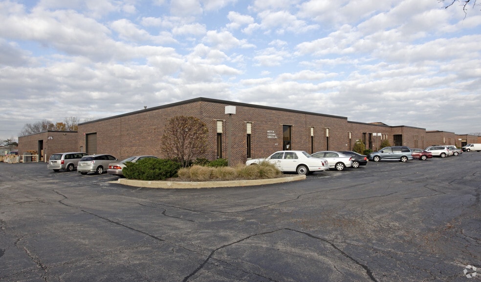 5601-5631 W Howard St, Niles, IL for lease - Primary Photo - Image 2 of 18