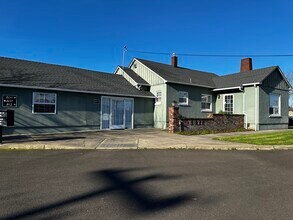 804-812 Old Salem Rd NE, Albany, OR for lease Building Photo- Image 1 of 22