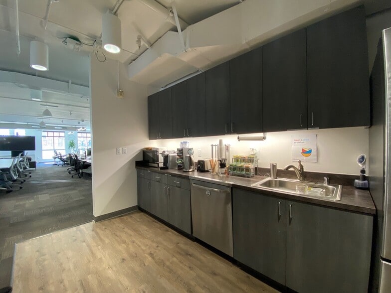 153 Castro St, Mountain View, CA for lease - Building Photo - Image 2 of 17