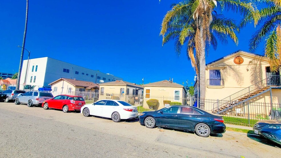 821 W 84th St, Los Angeles, CA à vendre - Photo du bâtiment - Image 2 de 6