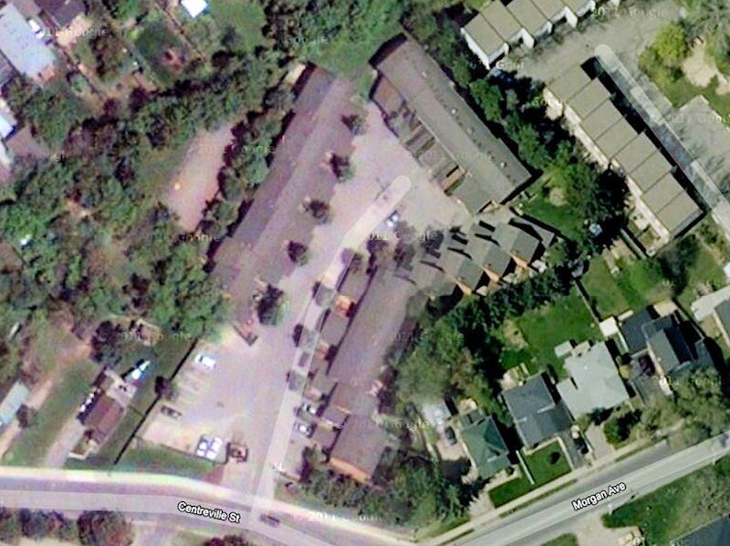 98 Unit Portfolio - Kitchener/ Cambridge portefeuille de 3 propriétés à vendre sur LoopNet.ca Photo principale- Image 1 de 3