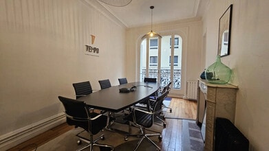 35 Rue Beaubourg, Paris for lease Interior Photo- Image 2 of 4