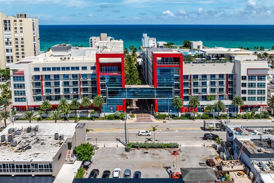 777 N Ocean Dr, Hollywood, FL à vendre - Photo du bâtiment - Image 1 de 13