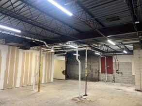 1233 Larpenteur Ave W, Roseville, MN for lease Building Photo- Image 2 of 7