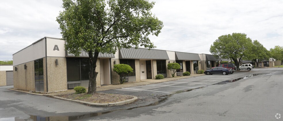 5301 McClanahan Dr, North Little Rock, AR for sale - Primary Photo - Image 1 of 2