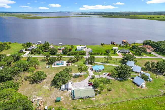 Plus de détails pour 701 Keen Rd. – Multi-résidentiel à vendre, Frostproof, FL