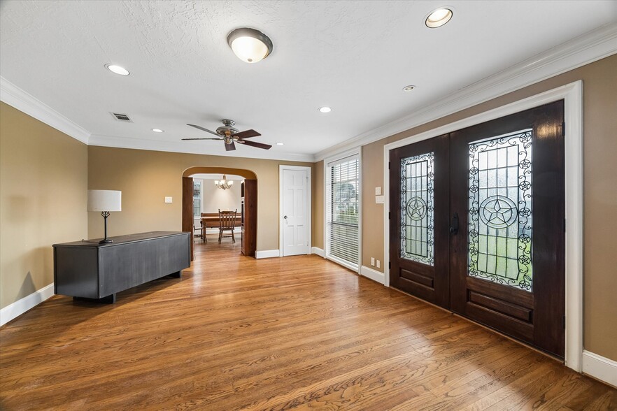 1330 Des Jardines St, Houston, TX for sale - Building Photo - Image 2 of 29