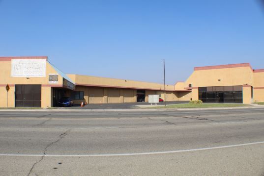 1340 Roberts Ln, Bakersfield, CA à vendre - Photo du bâtiment - Image 1 de 1