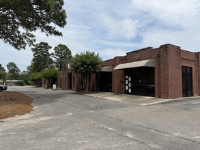 15 Dawn Rd, Pinehurst, NC for lease Building Photo- Image 2 of 17