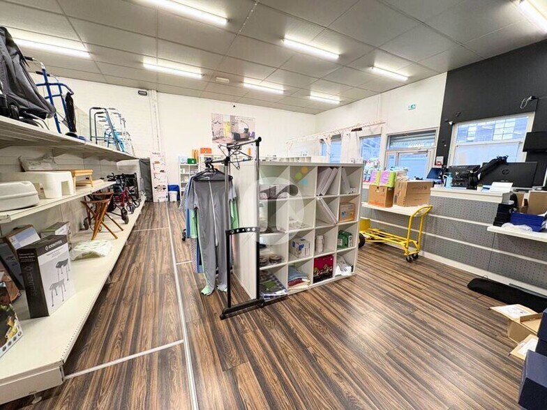 Retail in Marcq-en-Baroeul for lease - Interior Photo - Image 1 of 4