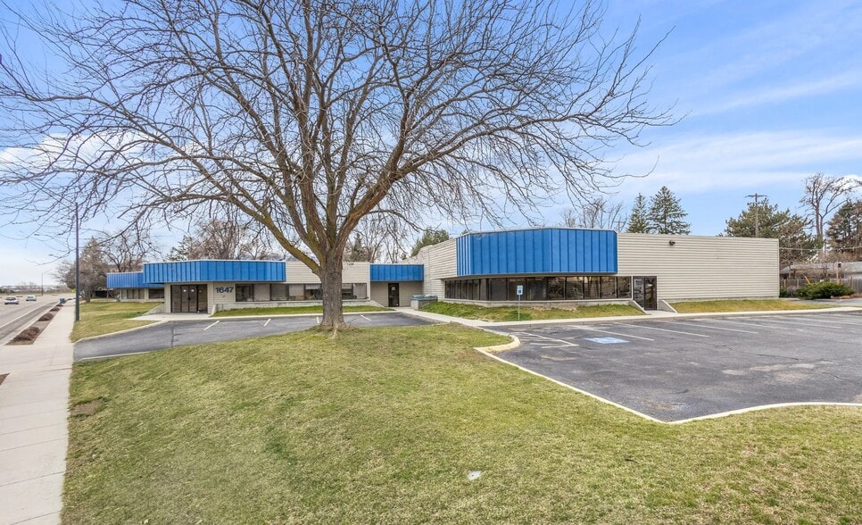 1647 S Federal Way, Boise, ID for lease - Building Photo - Image 2 of 15