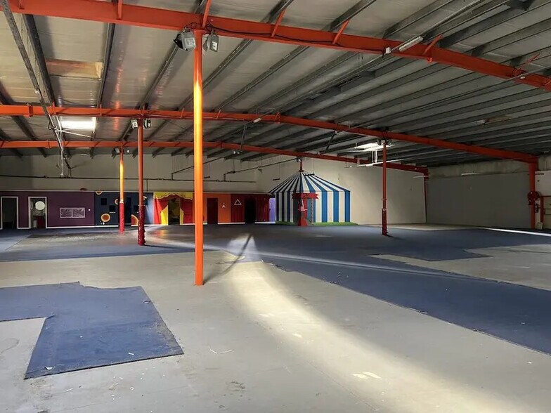 Retail in Biganos for sale - Interior Photo - Image 3 of 12