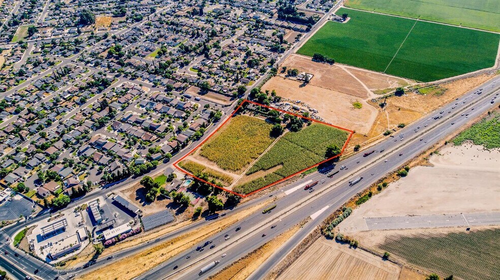 432 E Glenwood Ave, Turlock, CA à vendre - Photo du bâtiment - Image 2 de 8