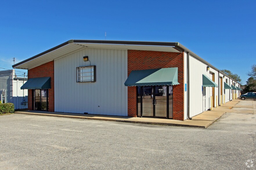 630 Oliver Rd, Montgomery, AL à louer - Photo principale - Image 1 de 4