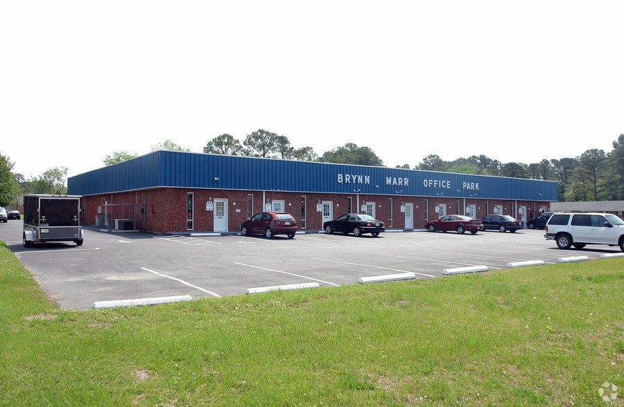 99 Village Dr, Jacksonville, NC for lease - Primary Photo - Image 1 of 2