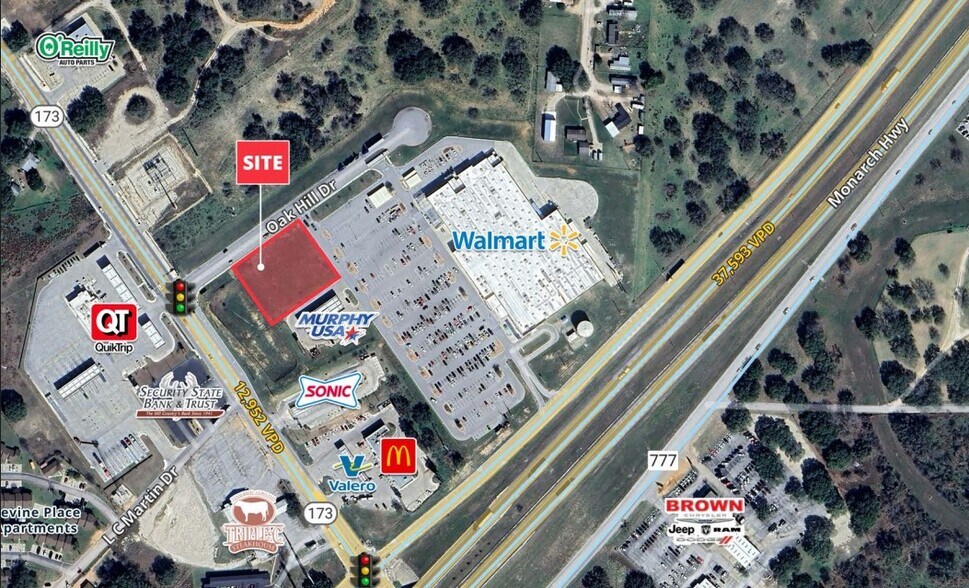173 Interstate 35 N, Devine, TX à vendre - Photo du bâtiment - Image 1 de 1