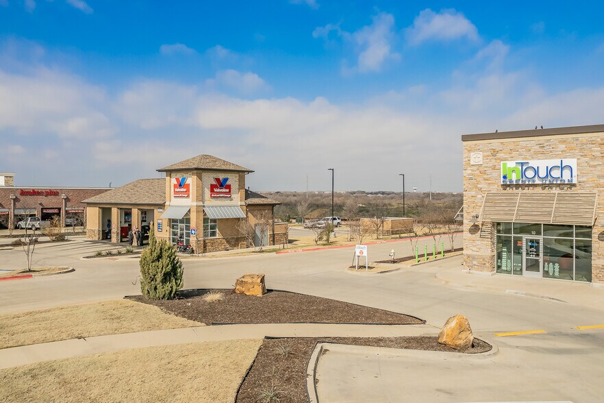4940 W University Dr, Prosper, TX à louer - Photo du bâtiment - Image 3 de 11