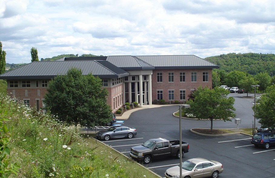 4 Grandview Cir, Canonsburg, PA à louer - Photo du bâtiment - Image 3 de 11