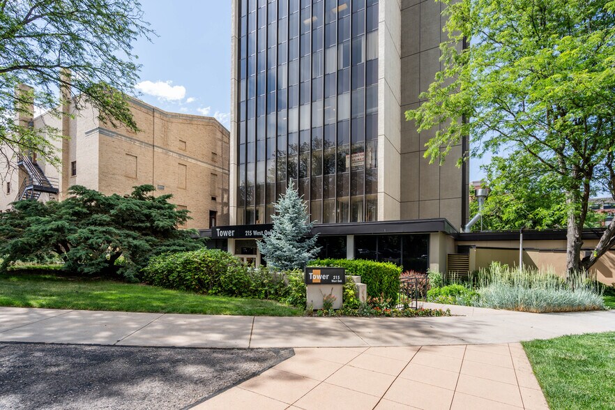 215 W Oak St, Fort Collins, CO à vendre - Photo du bâtiment - Image 3 de 13