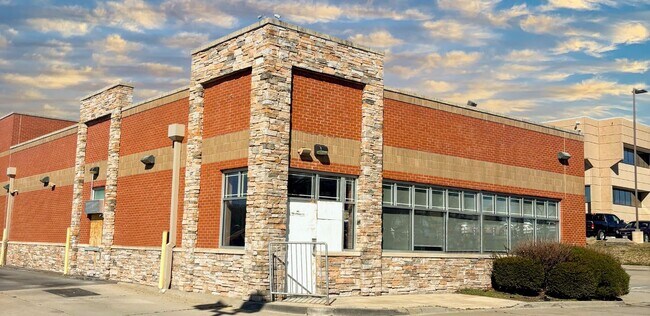 More details for 11290 Holmes Rd, Kansas City, MO - Retail for Sale