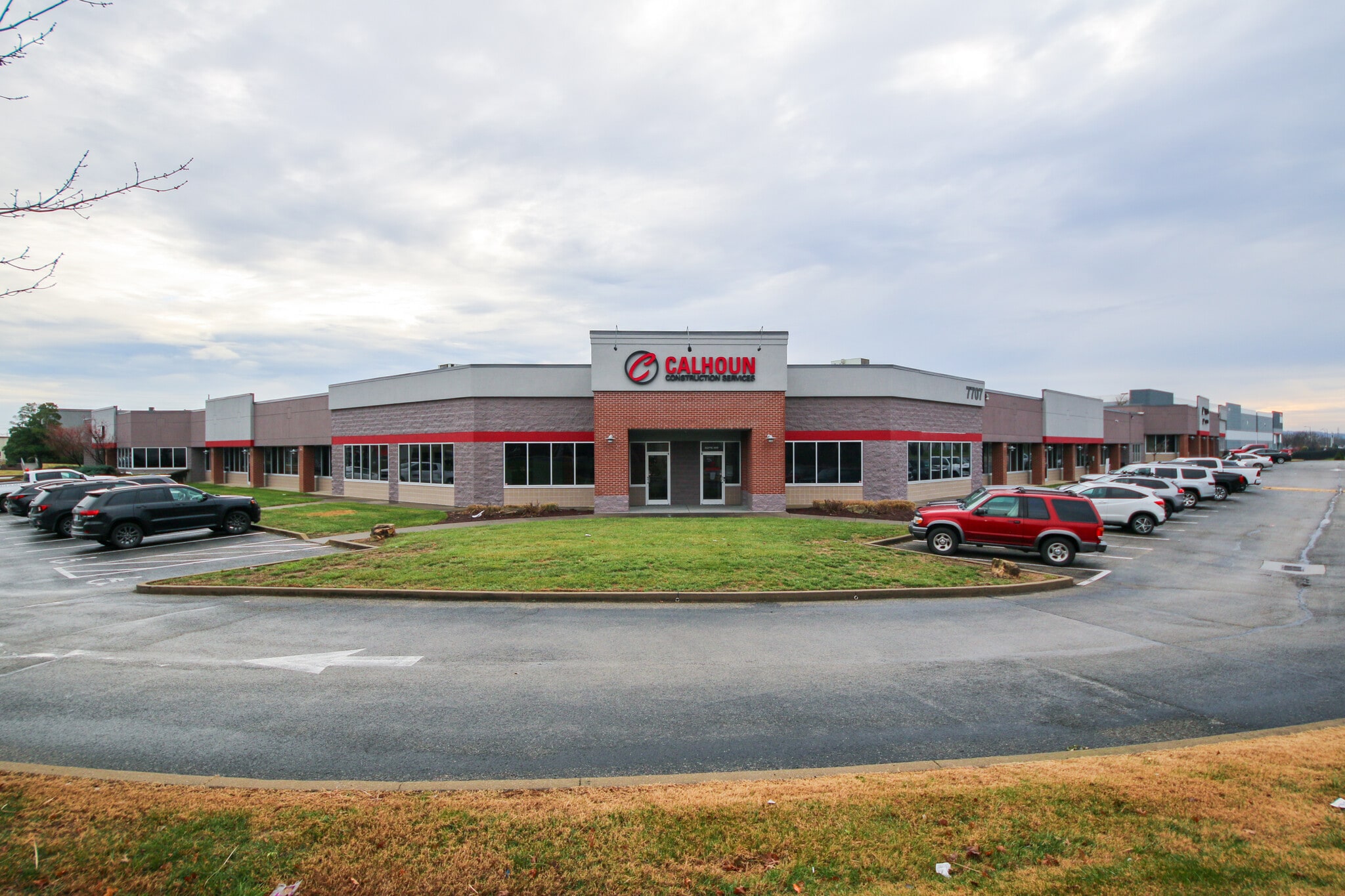 7707 National Tpke, Louisville, KY for lease Primary Photo- Image 1 of 23