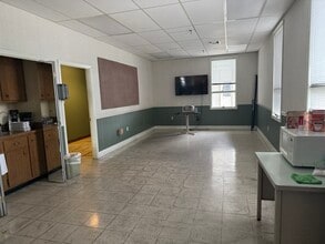 3580-3588 Work Dr, Fort Myers, FL à louer Photo intérieure- Image 2 de 3