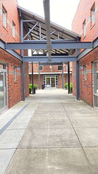 1320 Ellsworth Industrial Dr, Atlanta, GA à vendre - Photo du bâtiment - Image 3 de 6