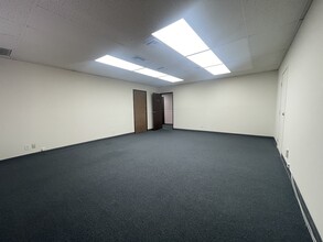 18039 Crenshaw Blvd, Torrance, CA for lease Building Photo- Image 2 of 2