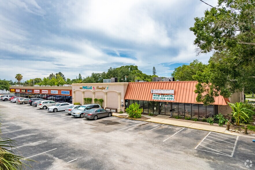 5018-5098 66th St N, Saint Petersburg, FL à louer - Photo du bâtiment - Image 2 de 4