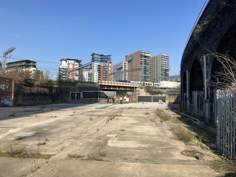 Globe Rd, Leeds for lease - Building Photo - Image 2 of 9