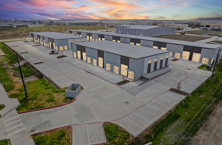 2710 Business Park Dr, Buda, TX à vendre - Photo du bâtiment - Image 3 de 8