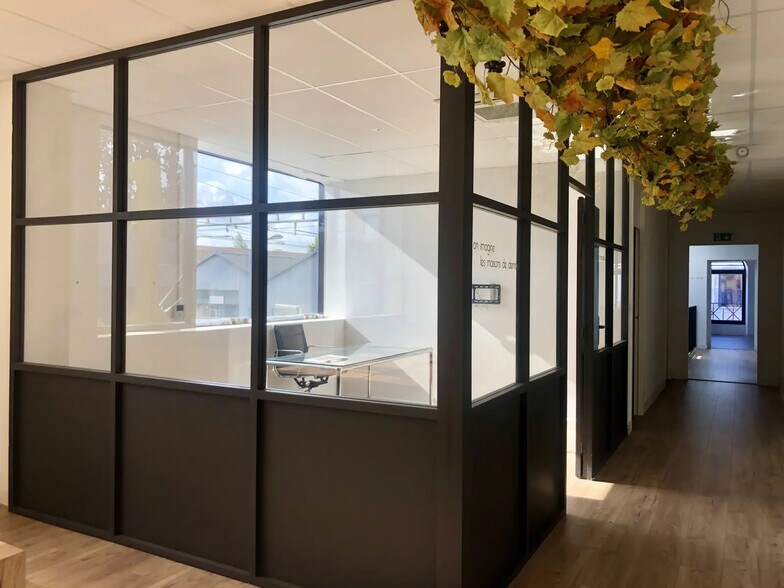 Bureau dans Bordeaux à louer - Photo du bâtiment - Image 3 de 23