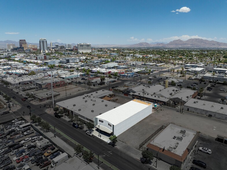 1551 S Commerce St, Las Vegas, NV for lease - Building Photo - Image 3 of 18