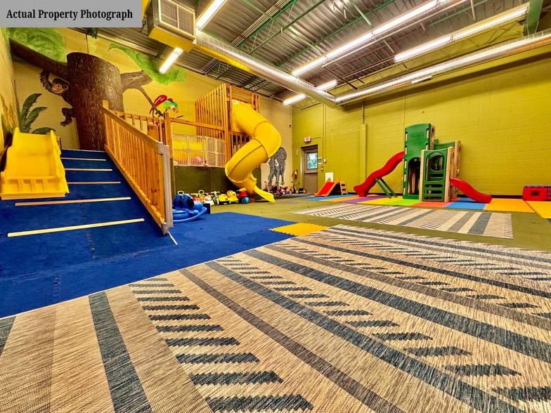 110650 Village Rd, Chaska, MN for lease - Building Photo - Image 3 of 10