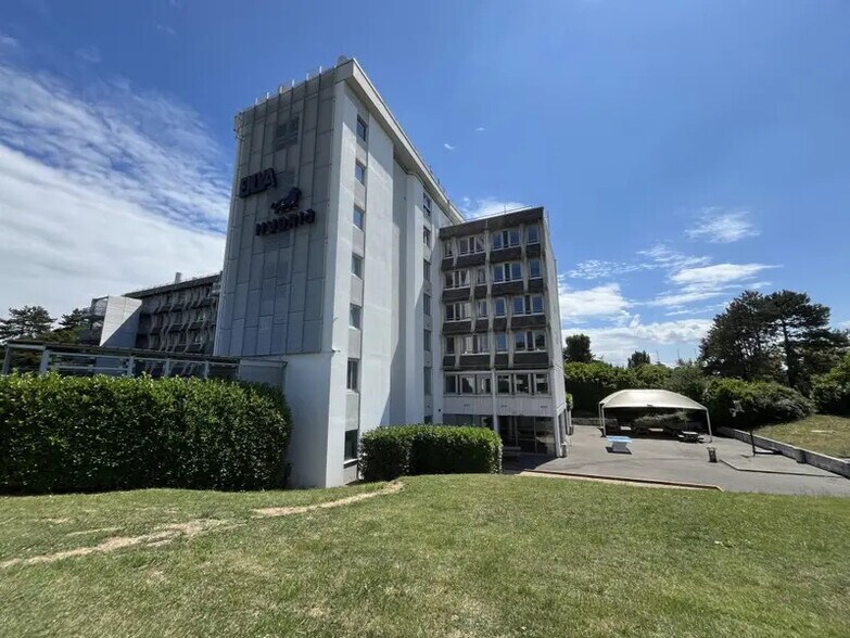 Office in Écully for lease - Building Photo - Image 1 of 14