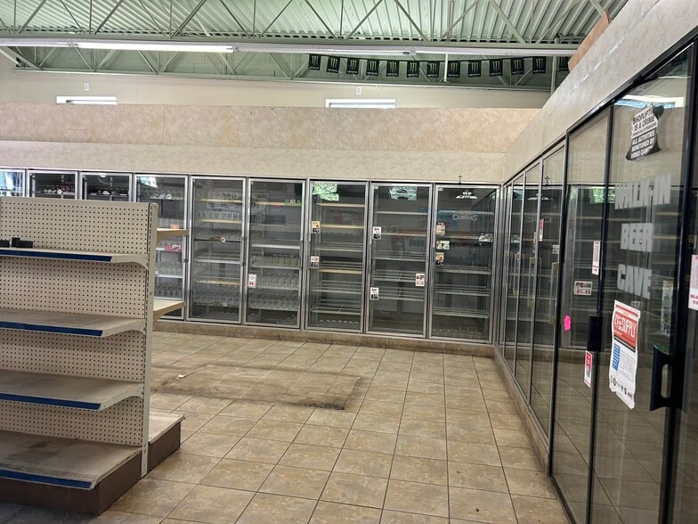 1372 Lake Rd, Clio, MI for sale - Building Photo - Image 3 of 9