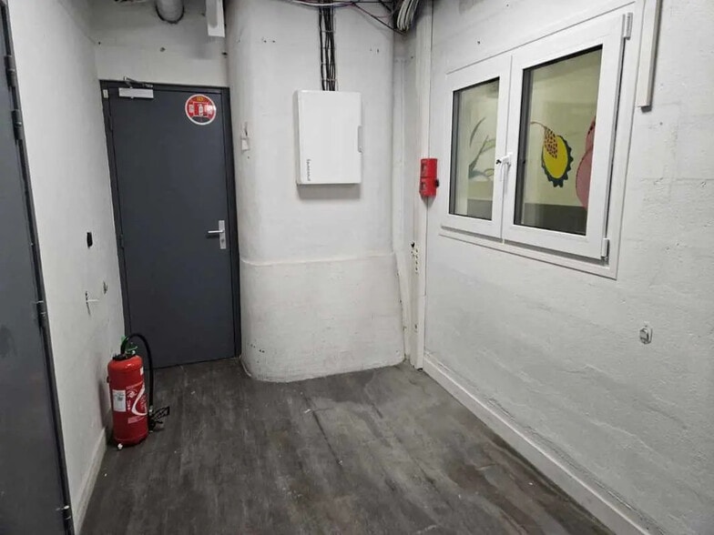 Flex in Vanves for lease - Building Photo - Image 3 of 33