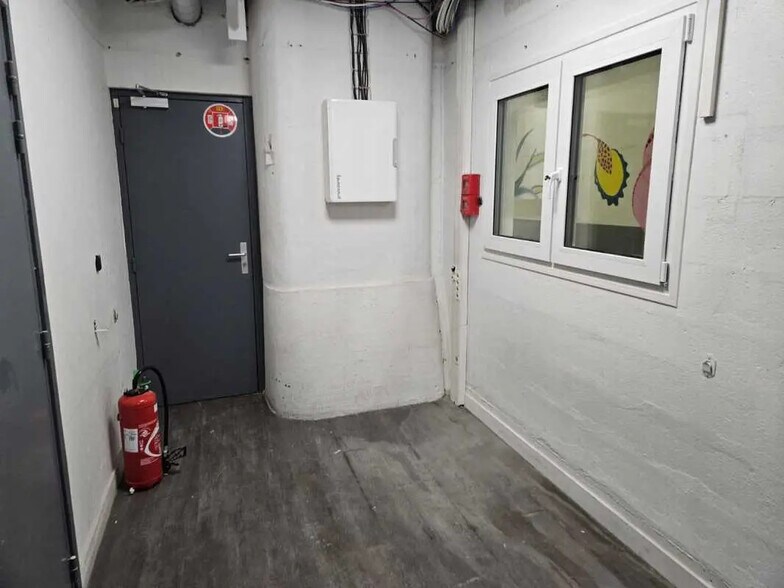 Flex dans Vanves à louer - Photo du bâtiment - Image 3 de 33