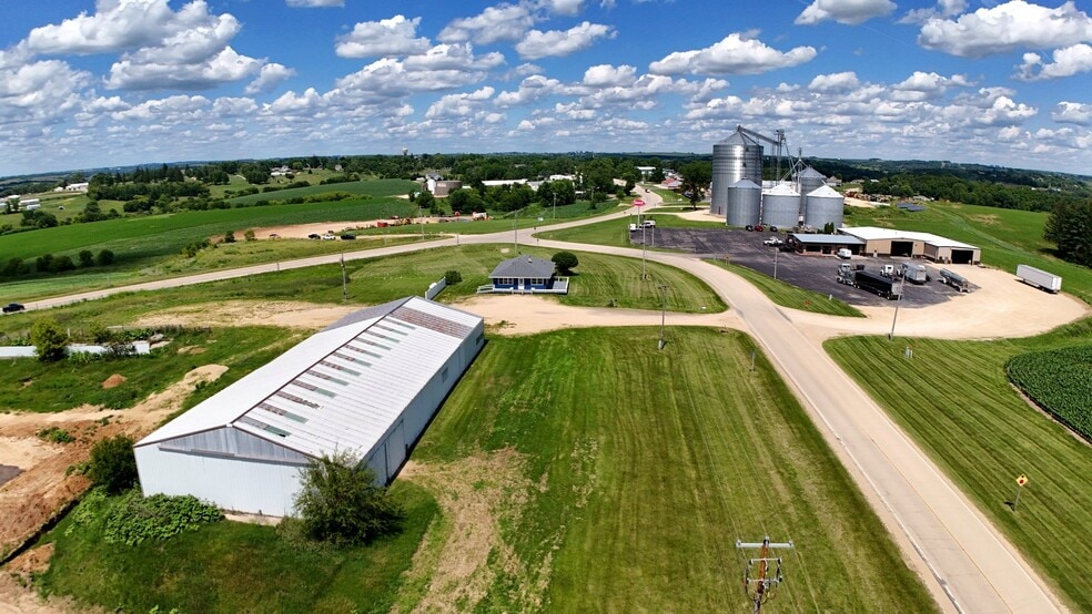 674 County Road O, Mineral Point, WI for sale - Building Photo - Image 3 of 36