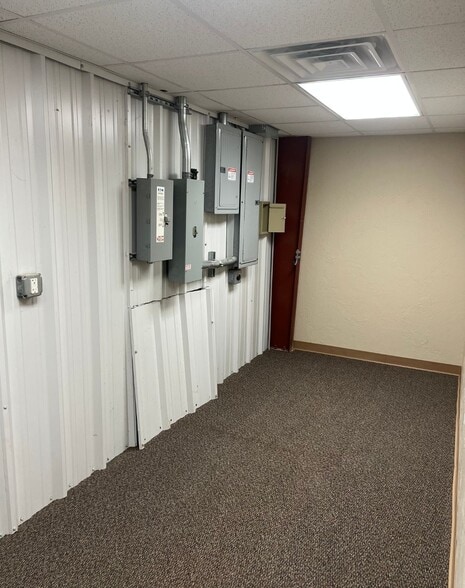 2820 Global Pky, Midwest City, OK à louer - Photo du bâtiment - Image 3 de 47