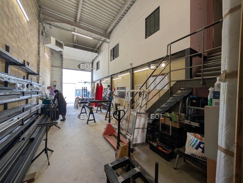 Flex dans Villeneuve-Saint-Georges à louer - Photo du bâtiment - Image 2 de 7