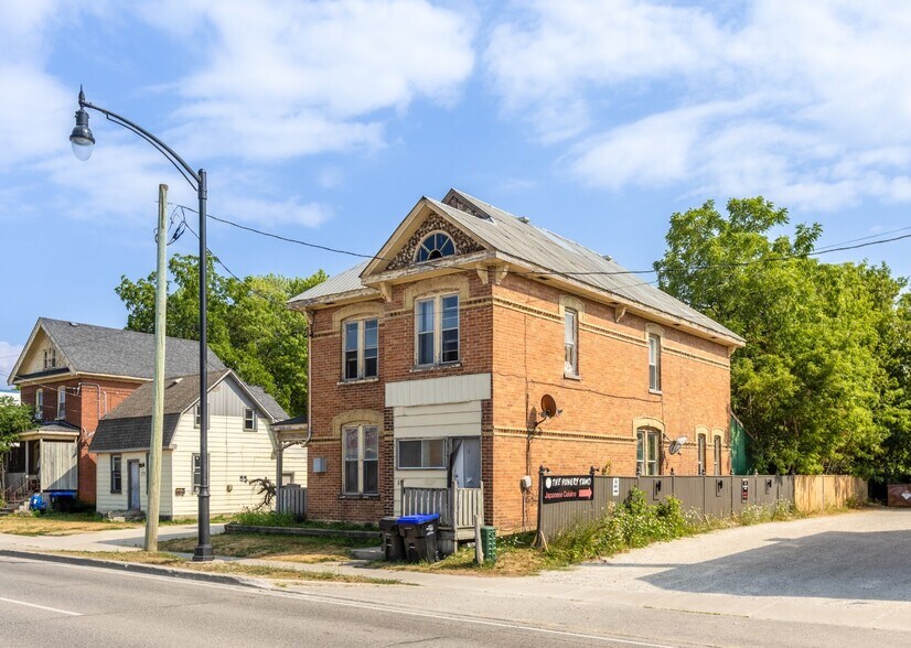 180 First St, Collingwood, Collingwood, ON à vendre - Photo du bâtiment - Image 2 de 12
