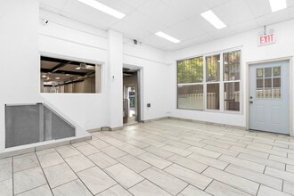 318 E 62nd St, New York, NY for lease Interior Photo- Image 1 of 6