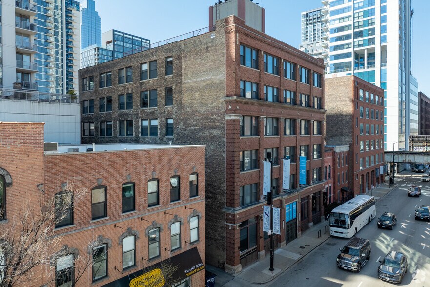 215 W Ohio St, Chicago, IL for sale - Primary Photo - Image 1 of 18